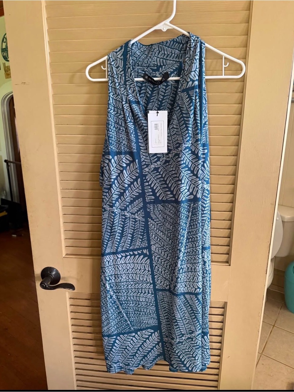 Manaola Teal and White Sleeveless Shift Dress